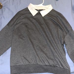 GREY SWEATER WITH WHITE COLLAR